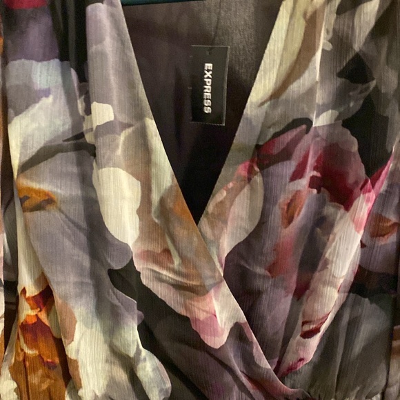 Express Floral Top - Picture 6 of 7